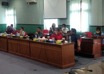 Komisi III DPRD Siantar Minta PT PLN dan PT Telkom Tertibkan Jaringan Kabel