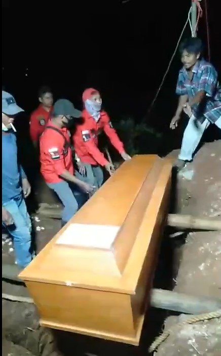 Sepuluh Hari Tertimbun Longsor, Jenazah Mersi Siagian dan Tiga Anaknya Akhirnya Ditemukan