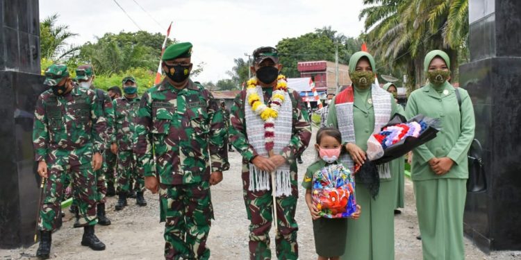 Pangdam I/BB Kunjungi Kipan A Yonif 125 Simbisa di Balige