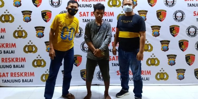 Robiul Siregar Gelapkan dan Jual Sepedamotor Milik Ibu Kawan Senilai Rp200 Ribu Plus Sabu Palsu