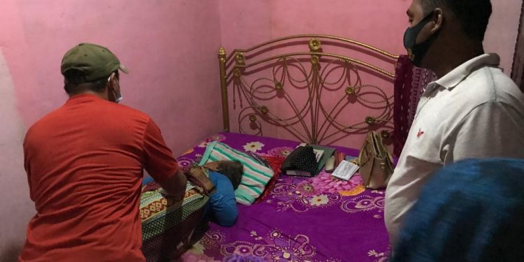 Rengsi Boru Sihombing Ditemukan Tewas di Rumahnya Rengsi Boru Sihombing Ditemukan Tewas di Rumahnya