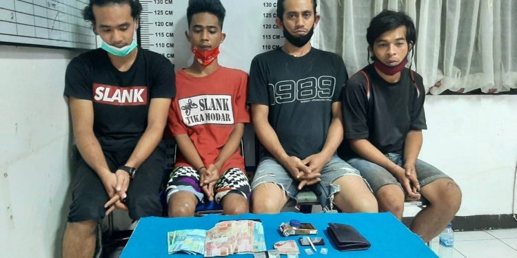 Udin Diciduk Bawa Sabu di Depan SMAN 2 Siantar, Temannya Digrebek