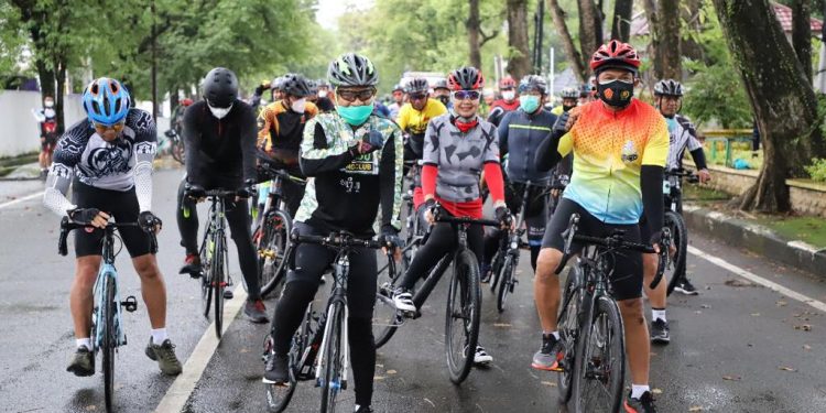 Bangun Semangat Kerja di Awal 2021, Pangdam I/BB Gowes Bersama Direksi PTPN 2