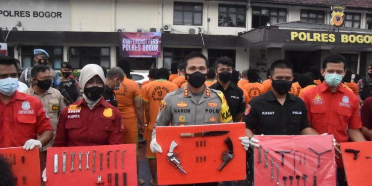 Polres Bogor Ungkap Sindikat Curanmor, 60 Tersangka Ditangkap dan 134 Ranmor Disita Polres Bogor Ungkap Sindikat Curanmor, 60 Tersangka Ditangkap dan 134 Ranmor Disita