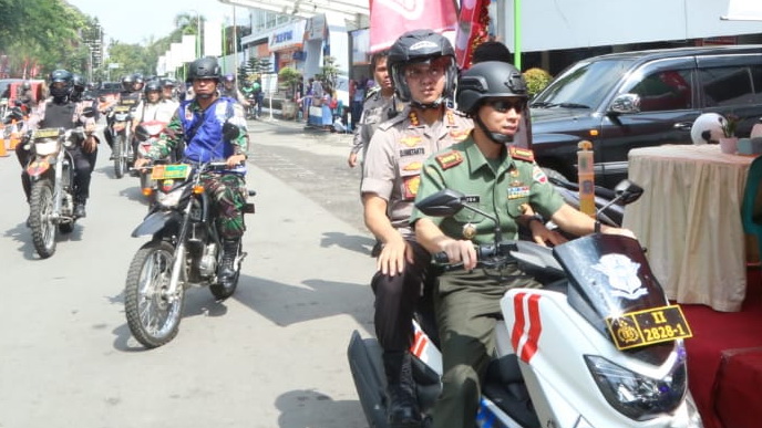 Jelang Natal, Kapolrestabes Medan Bersama Dandim 0201/BS Naik Sepedamotor Tinjau Gereja