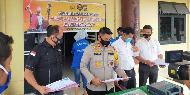 F Boru H, Pemasok Sabu dan Dua Pria Jaringannya Diringkus Polres Toba