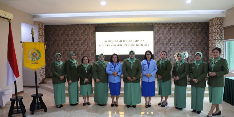 Sertijab Ketua Persit KCK PD I/BB dan Pengurus Dharma Pertiwi daerah "A" Digelar di Makodam I/BB Sertijab Ketua Persit KCK PD I/BB dan Pengurus Dharma Pertiwi daerah "A" Digelar di Makodam I/BB