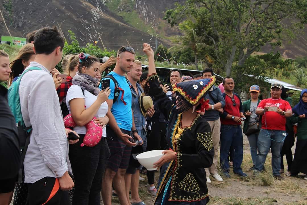 Warna-warni 1000 Tenda Tao Silalahi Arts Festival 2018 di Danau Toba Warna-warni 1000 Tenda Tao Silalahi Arts Festival 2018 di Danau Toba
