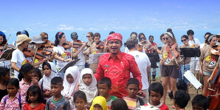 Konser Vinculos 2018 di Sulteng, Orkestra Ocas Konser di Tengah Keindahan Alam Palu Konser Vinculos 2018 di Sulteng, Orkestra Ocas Konser di Tengah Keindahan Alam Palu