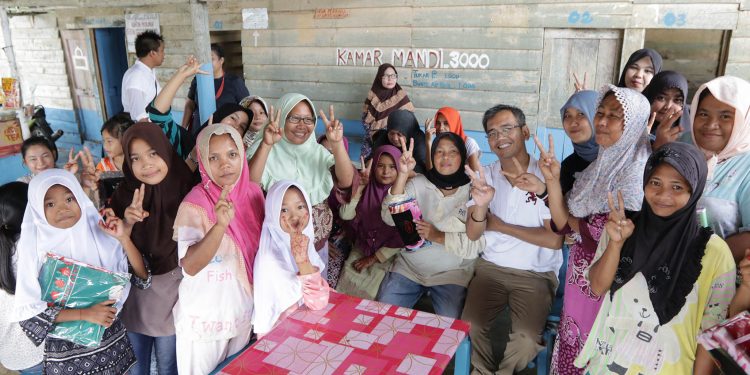 Ibu-ibu di Nias Utara Berjanji Gunakan Hak Suara untuk Djoss Ibu-ibu di Nias Utara Berjanji Gunakan Hak Suara untuk Djoss