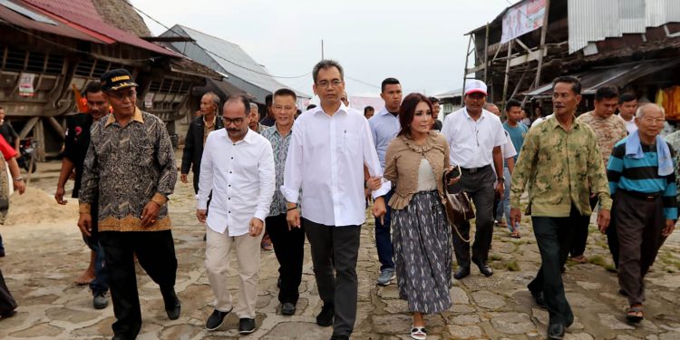 Sihar Apresiasi Penerapan Sistem OSS, Keuntungan Besar Bagi Sumut Sihar Apresiasi Penerapan Sistem OSS, Keuntungan Besar Bagi Sumut