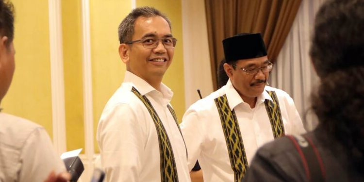 Kedatangan Sihar di Debat Kedua Paling Dinantikan Sejumlah Wartawan Kedatangan Sihar di Debat Kedua Paling Dinantikan Sejumlah Wartawan