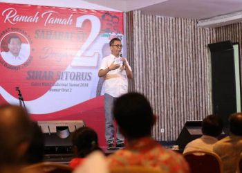 Sofyan Tan Persembahkan Dua Pantun untuk Sihar Sitorus