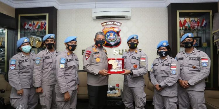 Pulang Tugas dari Afrika, Bripka Ester Situmorang dan Briptu Taruli Sianipar Disambut Kapolda Pulang Tugas dari Afrika, Bripka Ester Situmorang dan Briptu Taruli Sianipar Disambut Kapolda