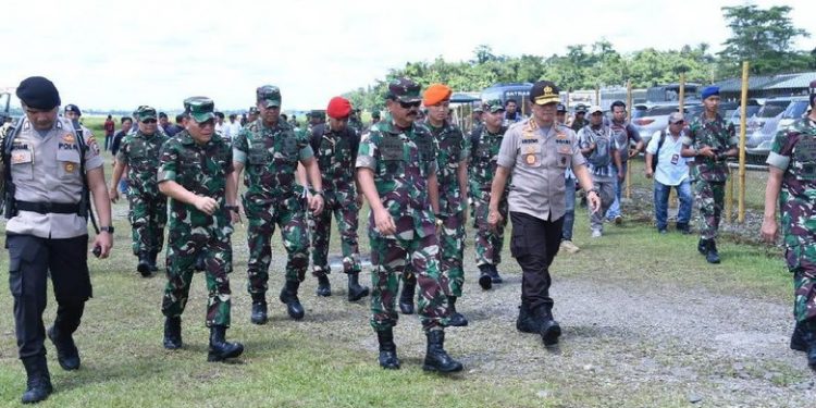 Jem Rajagukguk, Korban Selamat KKB Dievakuasi ke Timika