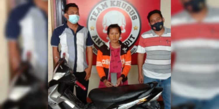 Harta Frengky Siregar Digasak Perdiana Boru Sianturi, Temannya Ngamar di Penginapan Gajah Putih Harta Frengky Siregar Digasak Perdiana Boru Sianturi, Temannya Ngamar di Penginapan Gajah Putih