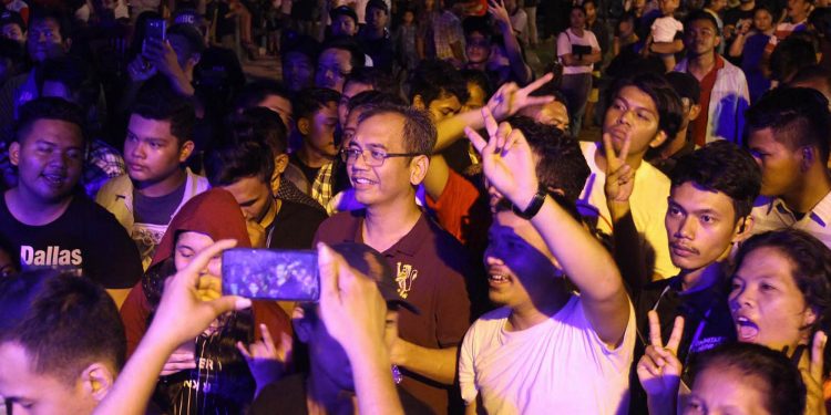 Terkejut Lihat Kreativitas Garasi DJOSS, Sihar Minta Hentikan Mobil Terkejut Lihat Kreativitas Garasi DJOSS, Sihar Minta Hentikan Mobil