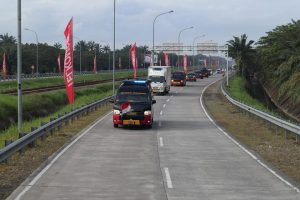 Personil Brimob Kawal Ketat Vaksin Covid-19 yang Tiba di Sumut