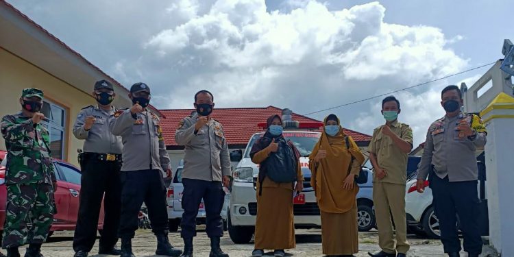 Hari Pertama Polres Tanggamus Bersama TNI Kawal Vaksin Covid-19 ke 11 Puskesmas dan 2 RS