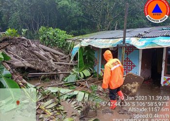 Banjir Bandang Melanda Kawasan Puncak Bogor, Ratusan Keluarga Mengungsi