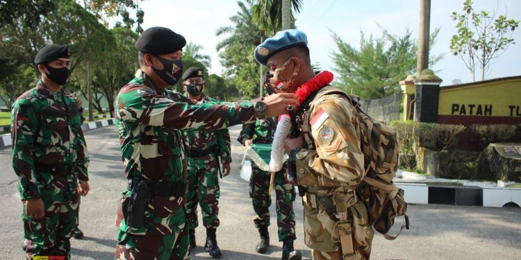Warga Yonkav 6/NK Sambut Kedatangan Personel yang Kembali dari Penugasan Luar Negeri