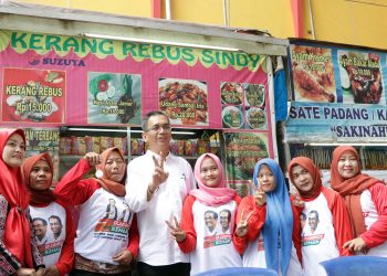 Warga Deliserdang Heboh Foto Bareng: Kalau Tahu Ketemu Sihar Berdandan Dulu Tadi