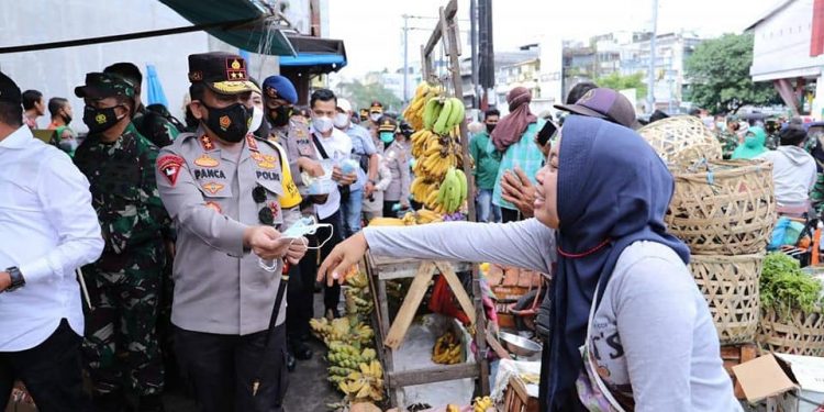 Pejabat Ramai-Ramai Ke Pasar untuk Cegah Covid-19