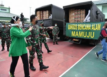 Tiga Kapal TNI AD Angkut Bantuan Kemanusiaan Menuju Kalsel dan Sulbar