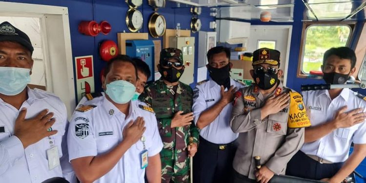 Kapolda Sumut Ingatkan Nahkoda Kapal di Danau Toba Utamakan Keselamatan Penumpang Kapolda Sumut Ingatkan Nahkoda Kapal di Danau Toba Utamakan Keselamatan Penumpang