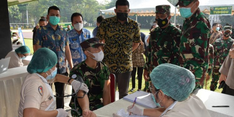Kasdam I/BB Tinjau Vaksinasi Nasional Tahap II Kodim 0201/BS dan Apresiasi Walikota Medan