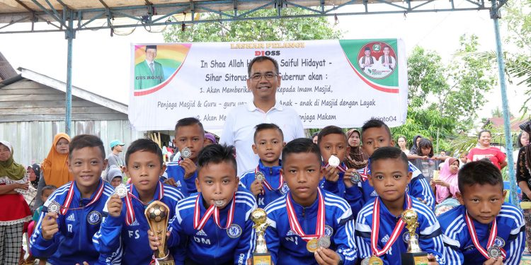 SSB Klumpang Putra Juara, Sihar: Kalian Masa Depan Sepakbola Sumut SSB Klumpang Putra Juara, Sihar: Kalian Masa Depan Sepakbola Sumut