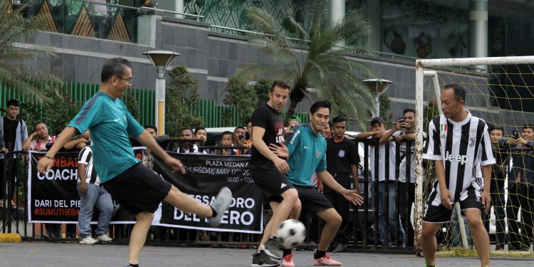 Sihar Ungkap Alasan Kenapa Pilih Datangkan Del Piero ke Sumut Sihar Ungkap Alasan Kenapa Pilih Datangkan Del Piero ke Sumut