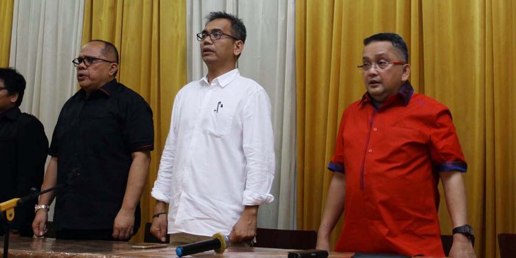 Trimedya Panjaitan: Warga Harus Bersama Awasi Tindakan Curang Trimedya Panjaitan: Warga Harus Bersama Awasi Tindakan Curang