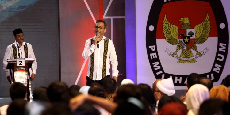 Sihar Ungkapkan Kebesaran dan Kecintaan pada Sumut dengan Puisi "Berdiri Aku"