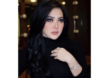 Belum Direstui Ibu, Syahrini Urung Nikah