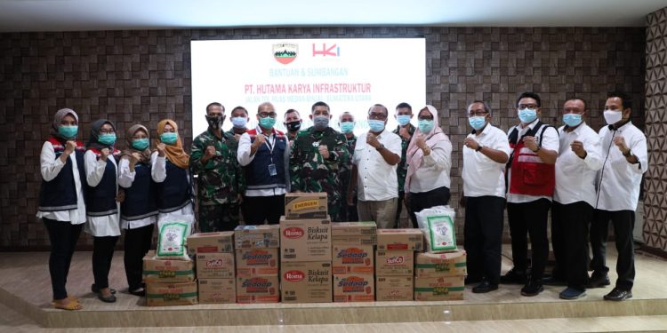 Kodam I/BB Terima Bantuan Paket Sembako Untuk Korban Banjir di Wilayah Medan dan Sekitarnya Kodam I/BB Terima Bantuan Paket Sembako Untuk Korban Banjir di Wilayah Medan dan Sekitarnya