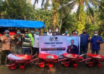 Reses Pertama 2021, Martin Manurung Salurkan Bantuan Total Rp. 2,8 Miliar