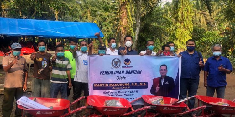 Reses Pertama 2021, Martin Manurung Salurkan Bantuan Total Rp. 2,8 Miliar Reses Pertama 2021, Martin Manurung Salurkan Bantuan Total Rp. 2,8 Miliar