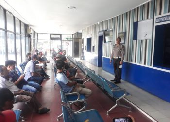 Silaturahmi Dengan Awak Media, Kasat Lantas Polres Simalungun Ajak Pers Ikut Sosialisasikan Prokes dan Pelopor Keselamatan Berlalulintas