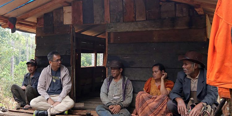 Bertemu Petani Kemenyan, Sihar Diharapkan Benahi Hutan Bertemu Petani Kemenyan, Sihar Diharapkan Benahi Hutan