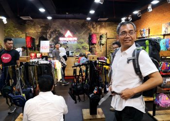 Persiapan Mendaki Gunung, Sihar Belanja Perlengkapan Hiking Merek Lokal