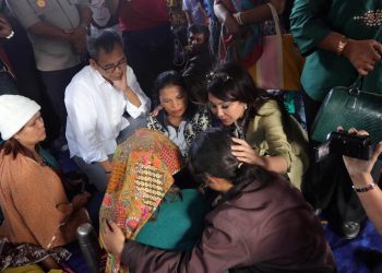 Patricia Berdoa untuk Para Korban KMP Sinar Bangun 