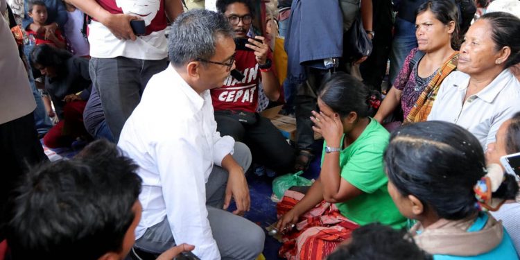 Sihar Sitorus Kunjungi Keluarga Korban KM Sinar Bangun