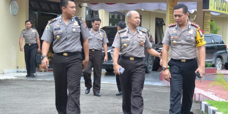 AKBP Deni Kurniawan Sambut Kunjungan Irwasda Polda Sumut di Nias AKBP Deni Kurniawan Sambut Kunjungan Irwasda Polda Sumut di Nias