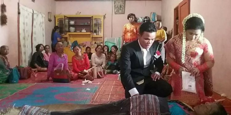 Pernikahan Di Depan Jenazah Sang Ibu Di Samosir Menuai Sejumlah Respon Netizen