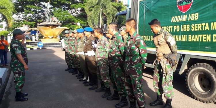 Kodam I Bukit Barisan Serahkan Bantuan Kemanusiaan Korban Tsunami