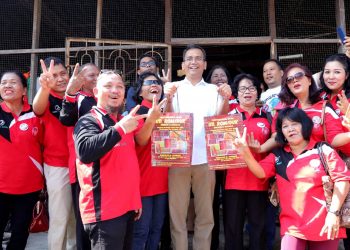 Sihar Puji Penenun Ulos di Siantar  yang Berperan Dalam Mempertahankan Budaya