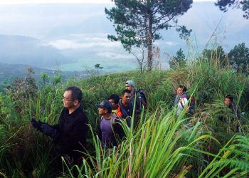 Berakhir Pekan di Samosir, Danau Toba, Sihar Sitorus Ajak Warga Lestarikan GKT