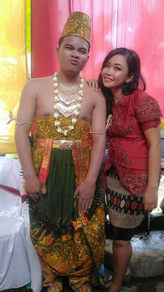 Pacaran 8 Tahun Gadis Cantik ini Ditinggal Nikah Sama Pacar. Curhatannya Viral di Medsos… Pacaran 8 Tahun Gadis Cantik ini Ditinggal Nikah Sama Pacar. Curhatannya Viral di Medsos…