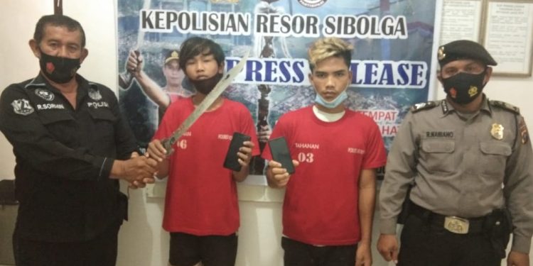 Rahman Panjaitan Diancam Parang saat Kencan di Pondok 2 Tangga 100, Lalu HPnya Diambil Rahman Panjaitan Diancam Parang saat Kencan di Pondok 2 Tangga 100, Lalu HPnya Diambil